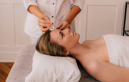 Eyebrow Threading & Facial